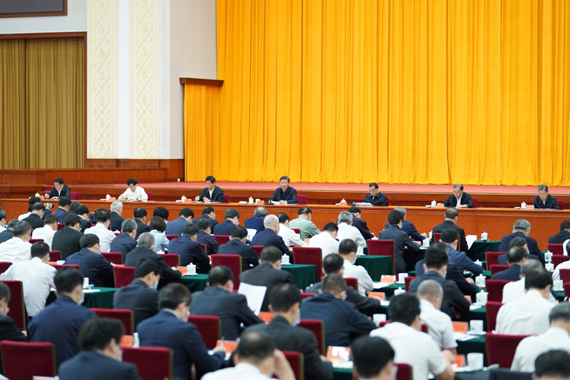 9月27日至9月28日，中央人才工作会议在北京召开。中共中央总书记、国家主席、中央军委主席习近平出席会议并发表重要讲话。