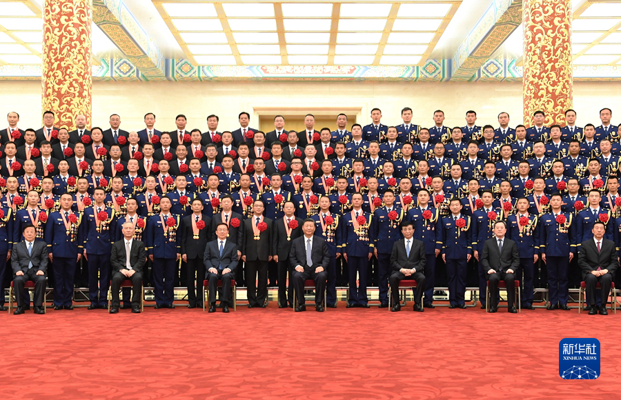 11月5日，党和国家领导人习近平、王沪宁、韩正等在北京人民大会堂会见全国应急管理系统先进模范和消防忠诚卫士表彰大会代表。