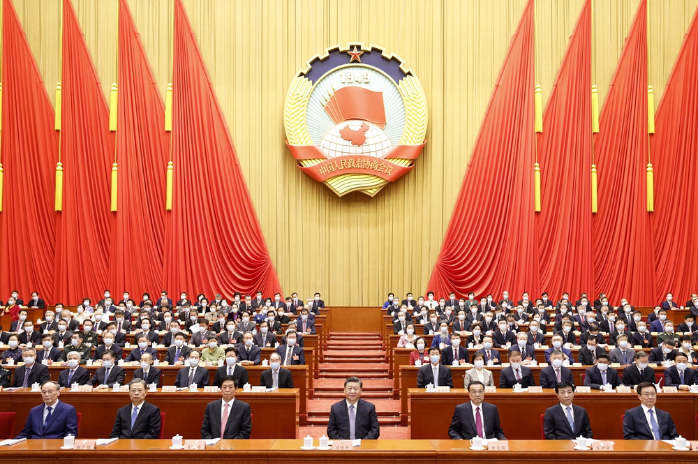 3月4日，中国人民政治协商会议第十三届全国委员会第五次会议在北京人民大会堂开幕。这是习近平、李克强、栗战书、王沪宁、赵乐际、韩正、王岐山在主席台就座，汪洋代表政协第十三届全国委员会常务委员会向大会报告工作。