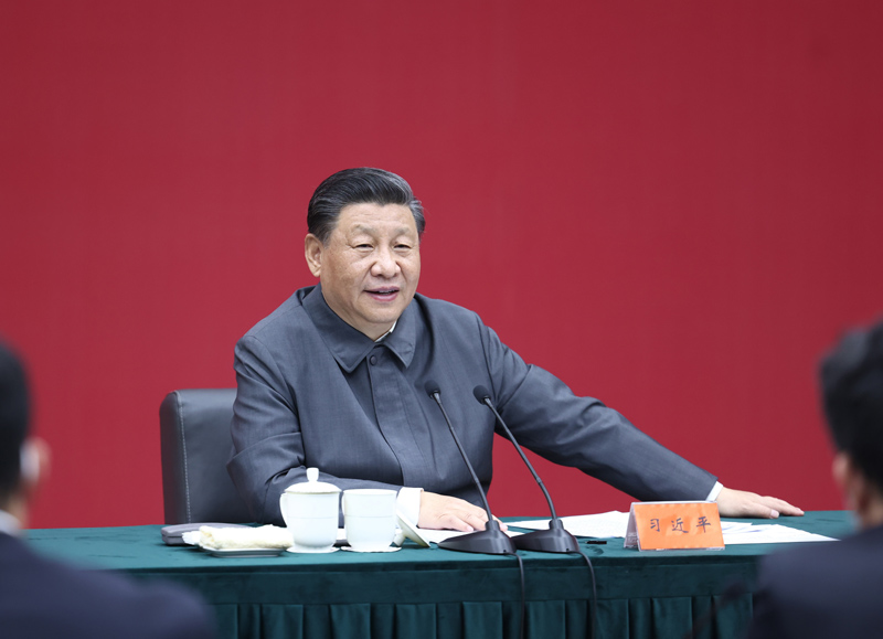 4月25日上午，中共中央总书记、国家主席、中央军委主席习近平来到中国人民大学考察调研。这是习近平同师生代表座谈并发表重要讲话。