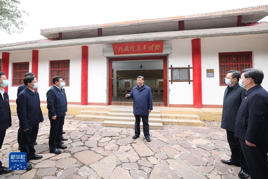 10月26日至28日，中共中央总书记、国家主席、中央军委主席习近平在陕西省延安市、河南省安阳市考察。这是28日下午，习近平在安阳市殷墟遗址考察。