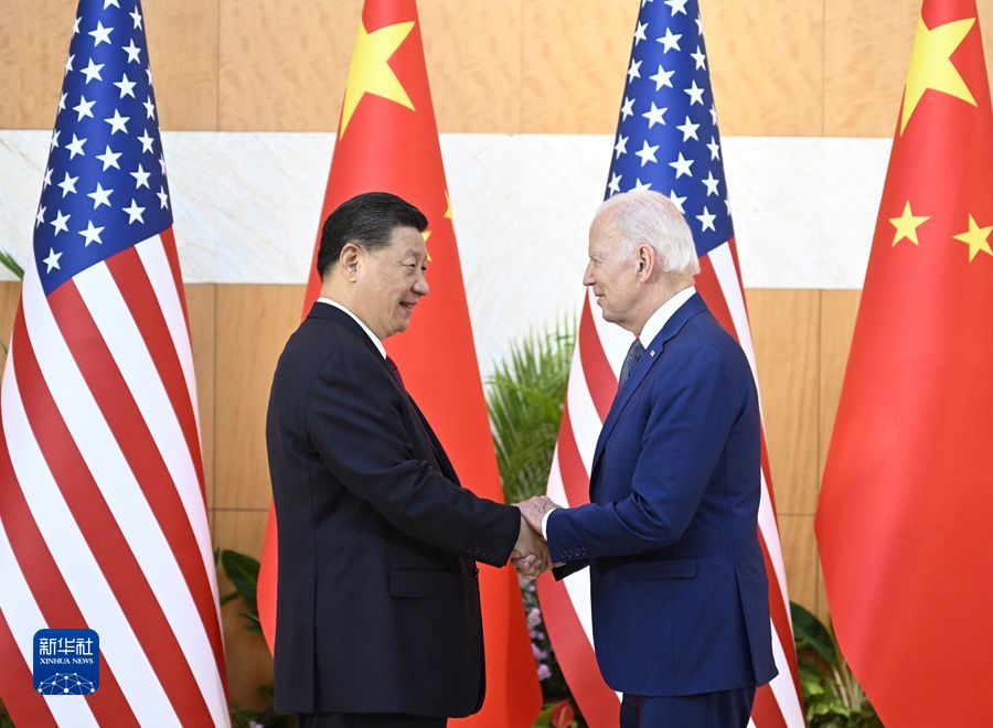 当地时间11月14日下午，国家主席习近平在印度尼西亚巴厘岛同美国总统拜登举行会晤。