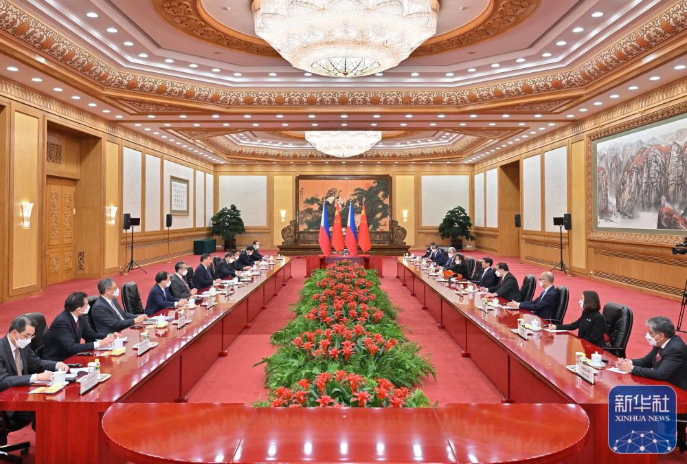 1月4日，国家主席习近平在北京人民大会堂同来华进行国事访问的菲律宾总统马科斯举行会谈。