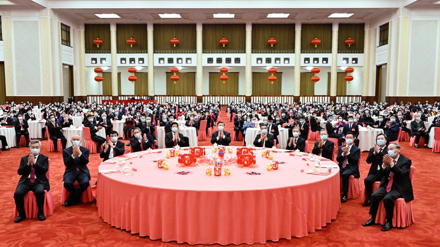 1月20日，中共中央、国务院在北京人民大会堂举行2023年春节团拜会。党和国家领导人习近平、李克强、栗战书、汪洋、李强、赵乐际、王沪宁、韩正、蔡奇、丁薛祥、李希、王岐山等同首都各界人士齐聚一堂、共迎新春。