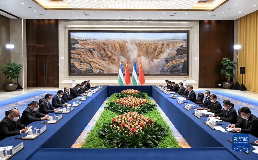 5月18日下午，国家主席习近平在西安同来华出席中国－中亚峰会并进行国事访问的乌兹别克斯坦总统米尔济约耶夫会谈。