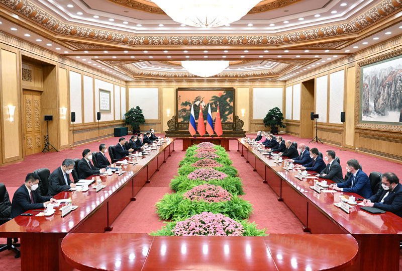 5月24日下午，国家主席习近平在北京人民大会堂会见来华进行正式访问的俄罗斯总理米舒斯京。