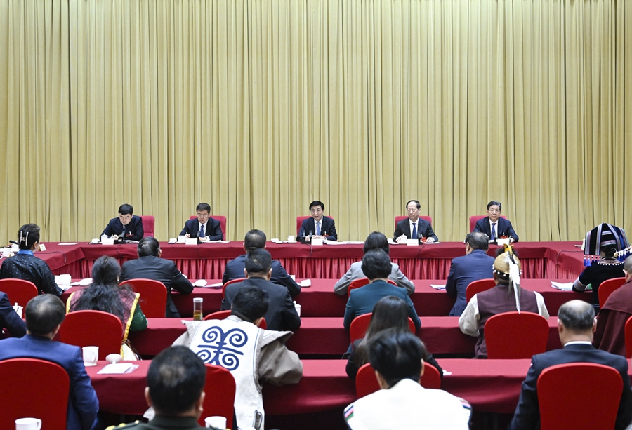 3月6日，中共中央政治局常委、全国政协主席王沪宁参加全国政协十四届二次会议少数民族界委员联组会。