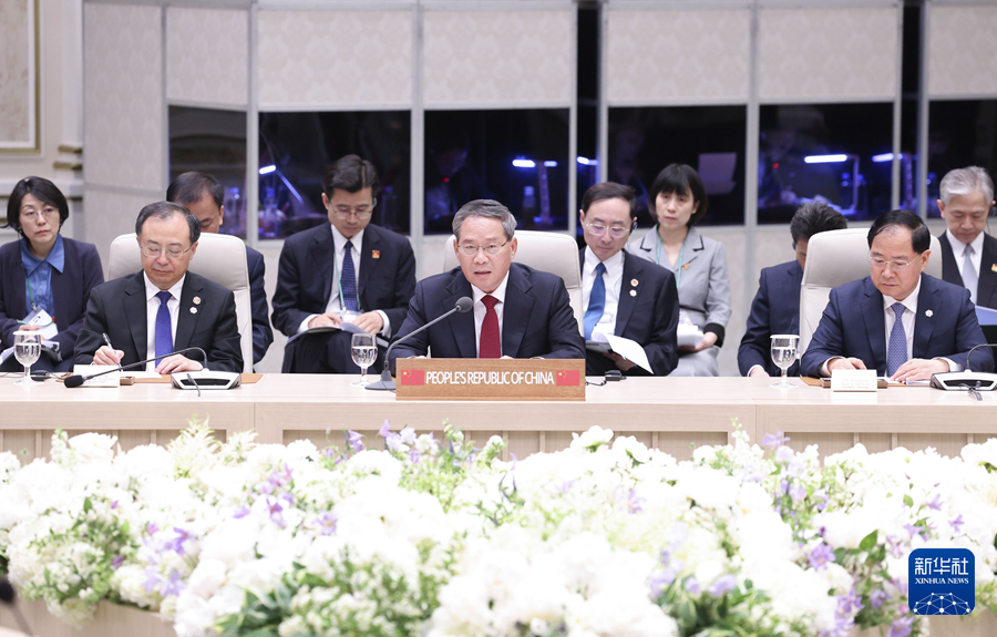 当地时间5月27日上午，国务院总理李强在首尔与韩国总统尹锡悦、日本首相岸田文雄共同出席第九次中日韩领导人会议。