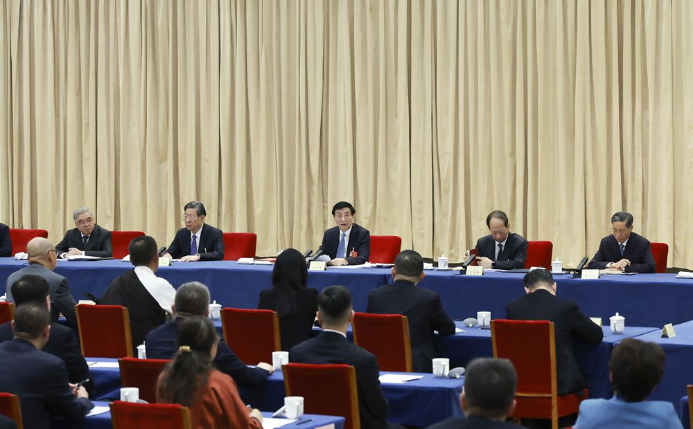 3月6日上午，中共中央政治局常委、全国政协主席王沪宁参加全国政协十四届四次会议文化艺术、体育界委员联组会。